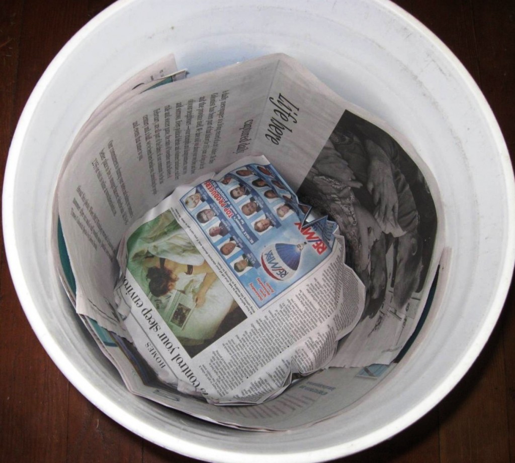 lining a composting bin with newspaper Five Gallon Ideas